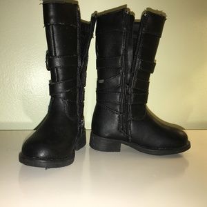 💙 Girl Boots (toddler size 5.5)